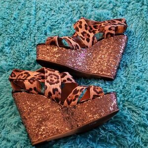 Material Girl 5" leopard glitter wedges size 8